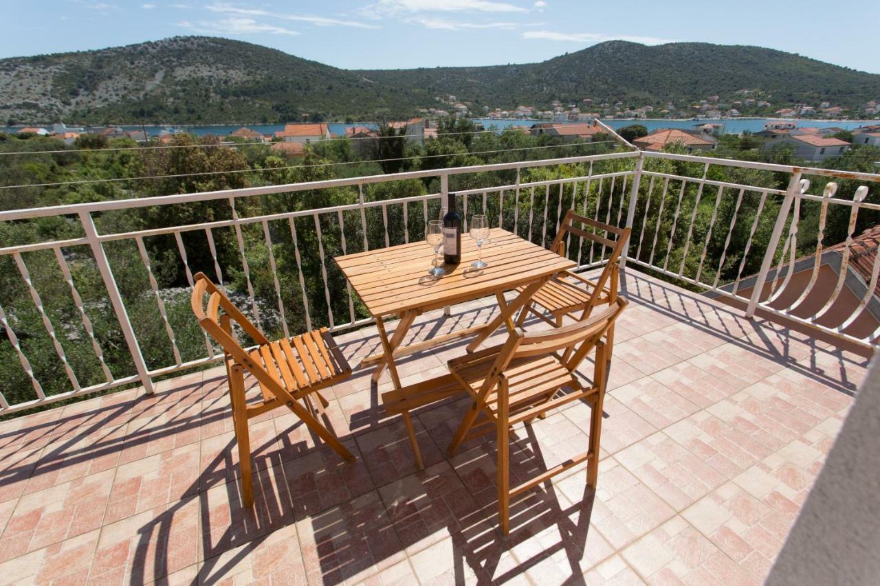 Apartament Apartman Paula 1 Vinišće Zewnętrze zdjęcie